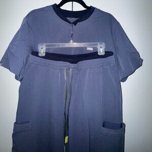 FIGS MENS SCRUBS TOP AND BOTTON JOGGERS SIZE M